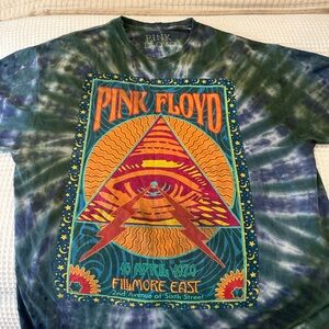 urban outfitters band tshirt size s/m